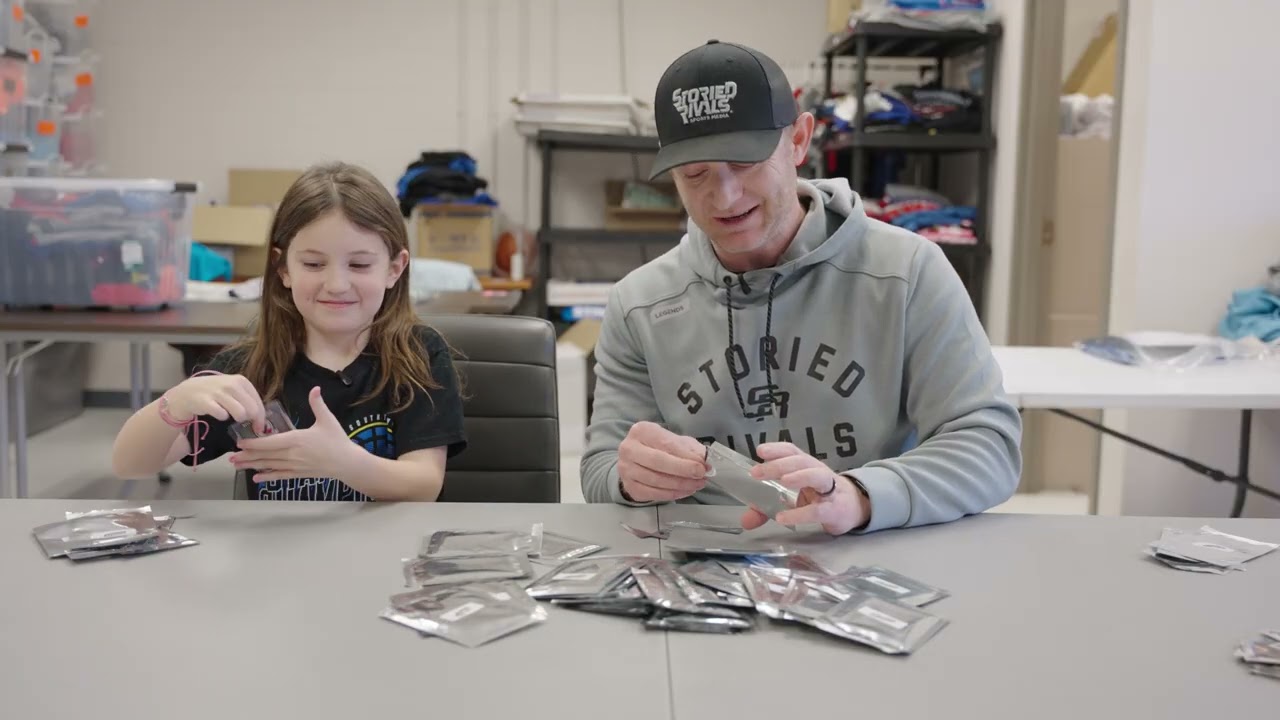 Can we find a GOLD SHARK🦈?! Ripping Packs of 2026 Maysville Basketball Trading Cards