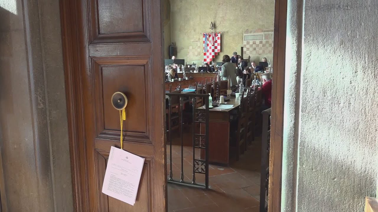 Vicofaro. Diocesi: attacco intimidatorio al Vescovo