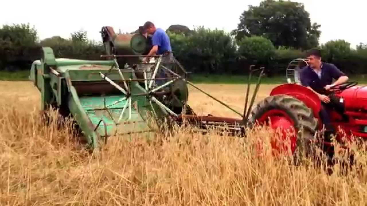 Aktiv Trailed Combine - Moynalty Steam Threshing field 01/09/14