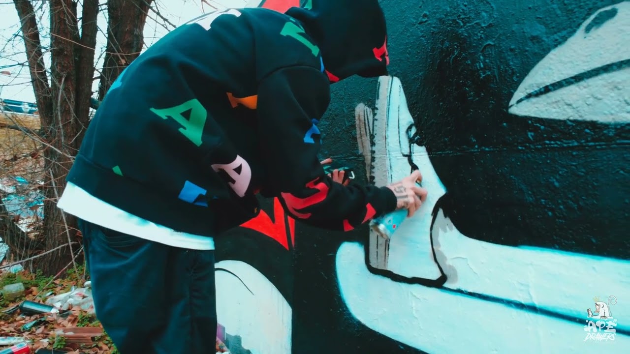 PRIMAL PAINT: AN APE IN THE URBAN RUINS