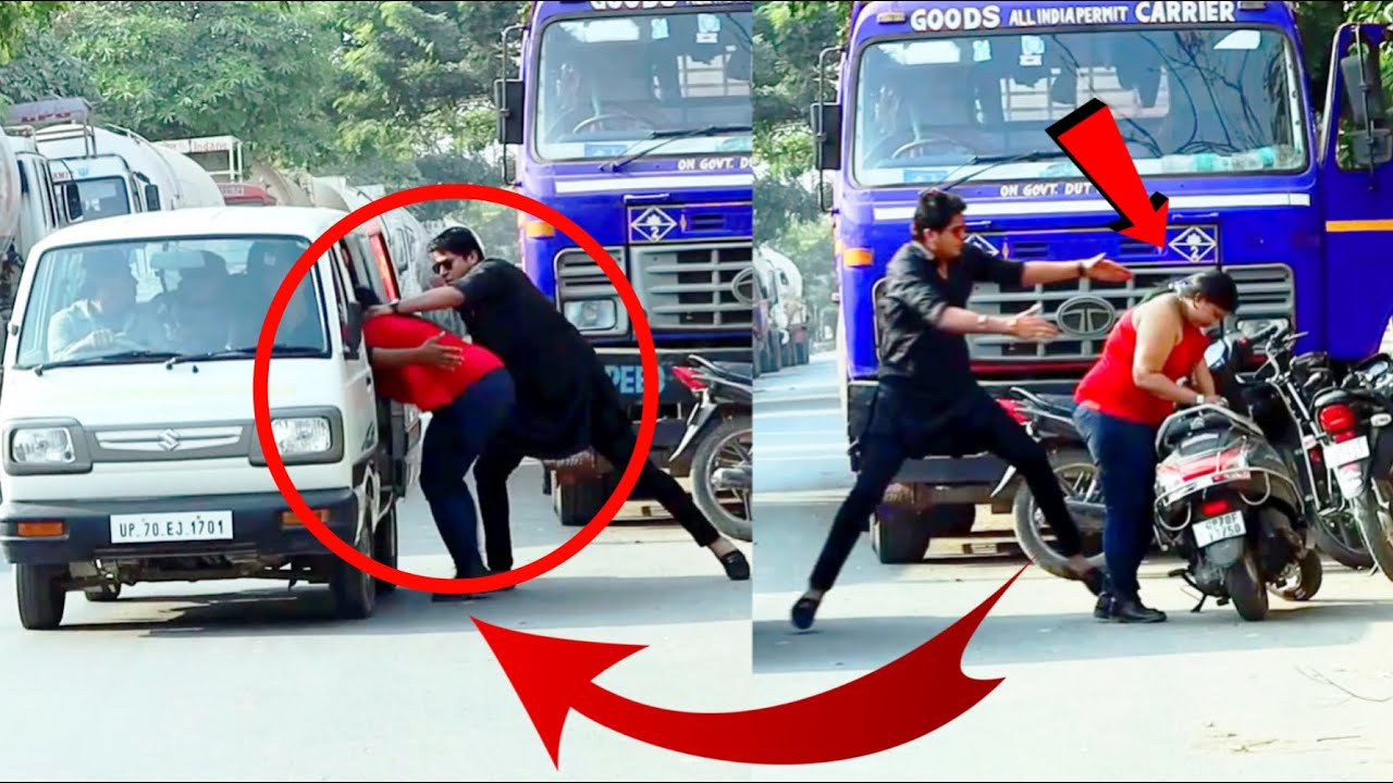 बीच बाजार से लड़की को उठा लिए 😳//Next Level Prank // Sumit Cool Dubey