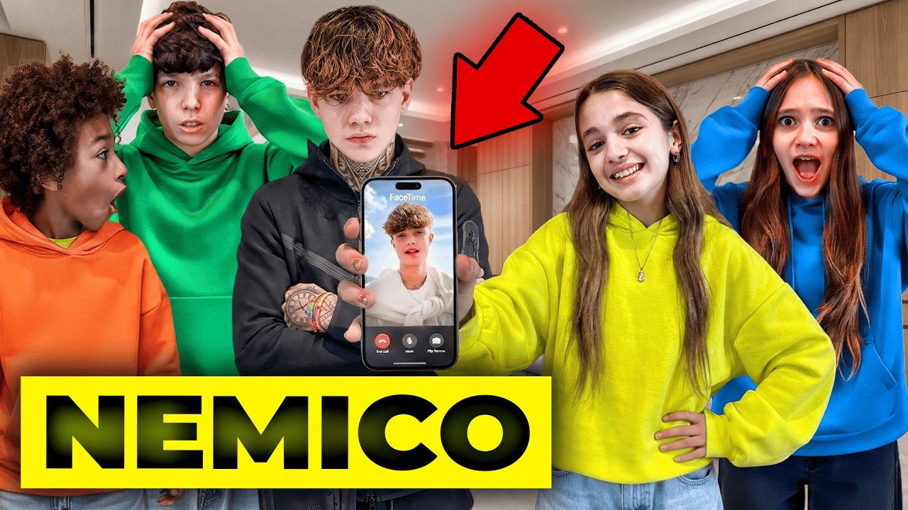 SCANDALO: IL MIO NEMICO INNAMORATO DELLA MIA CRUSH LA VIDEOCHIAMA DI NASCOSTO E ME NE ACCORGO!