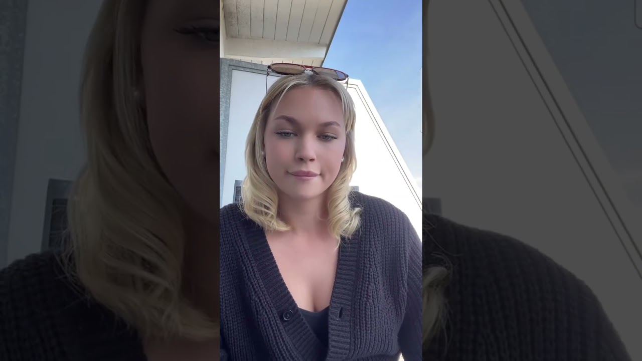 Blond sexy smoking fetish