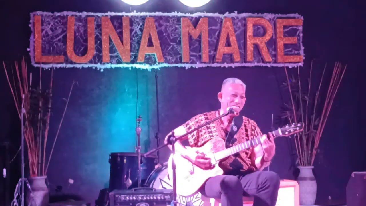 Karaniwang Tao by Joey Ayala at Luna Mare 