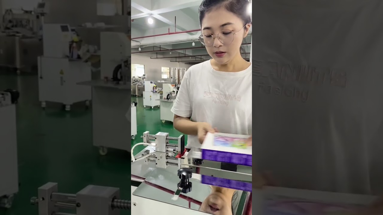 Box corner sealing and labeling machine, suitable for various specifications of different carton