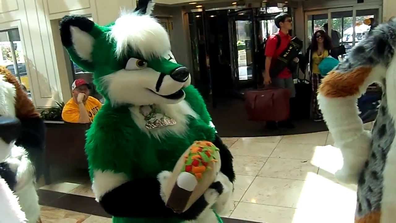Anthrocon 2013: First Day Fun In the Lobby