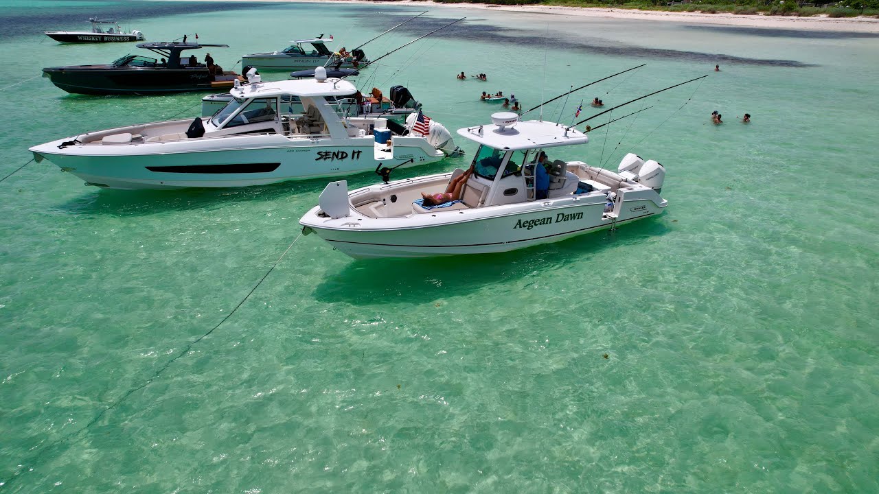 2021 Boston Whaler 330 Outrage