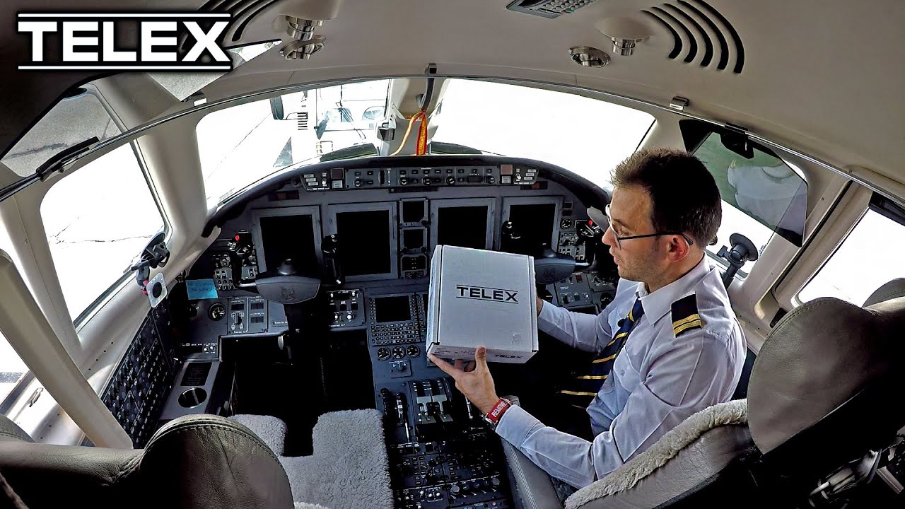 Showing the brand new TELEX Airman 8+ headset in the cockpit!