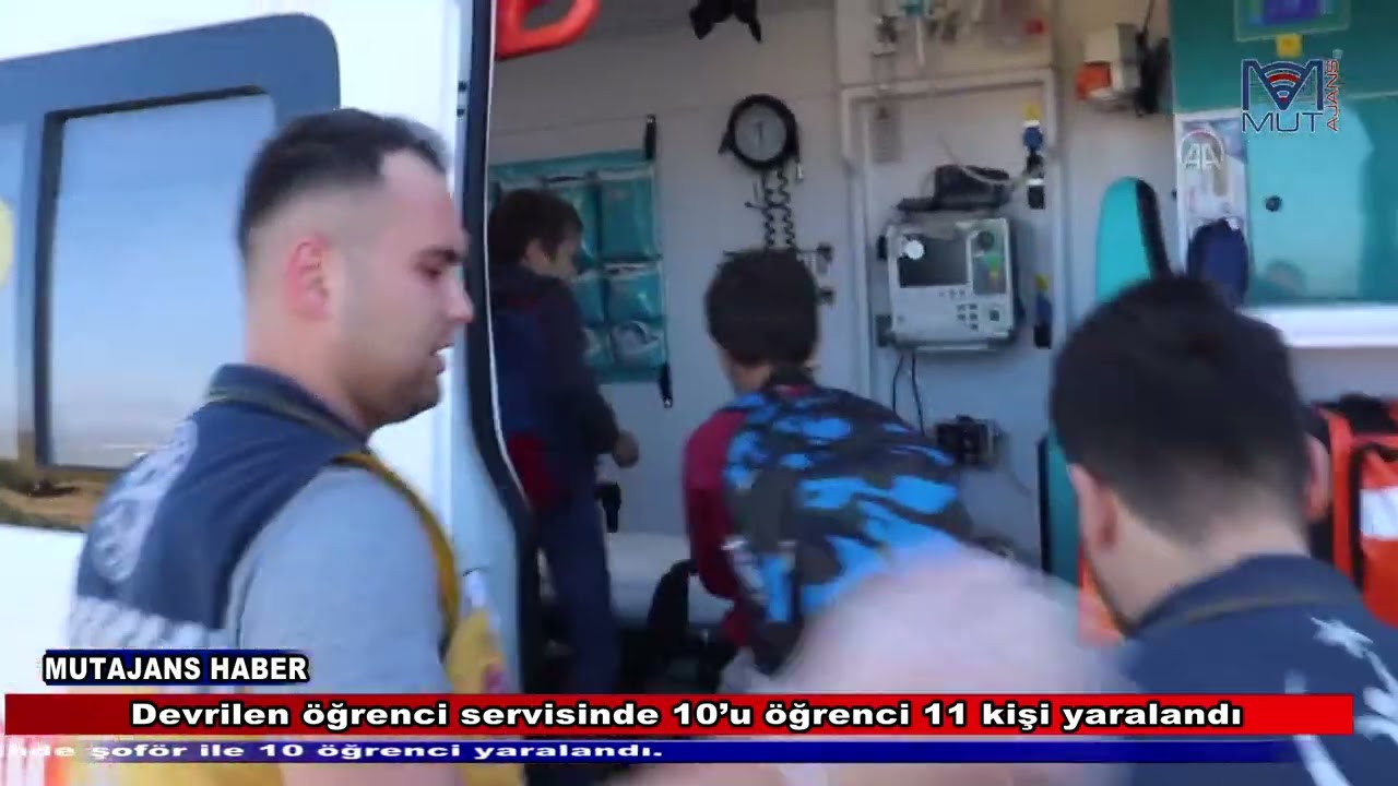 Manisa'da öğrenci servisinin devrilmesi sonucu 11 kişi yaralandı