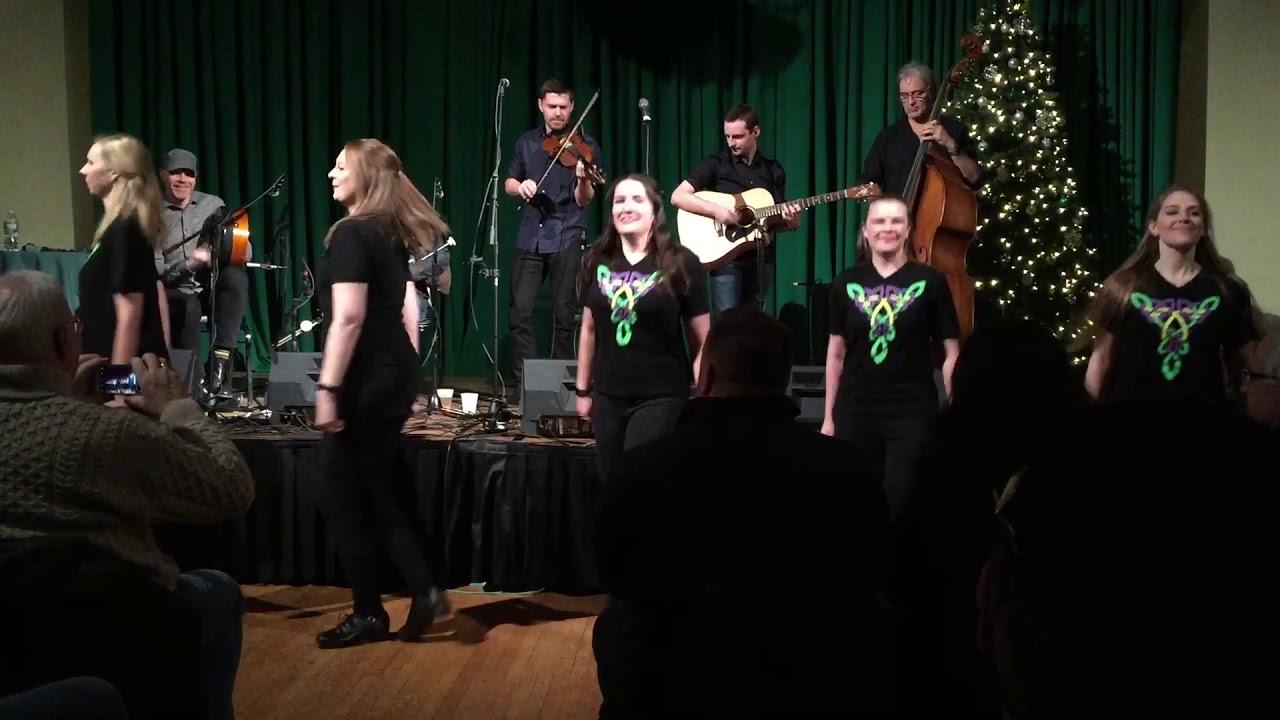 LIVE with L&uacute;nasa - Christmas Eve