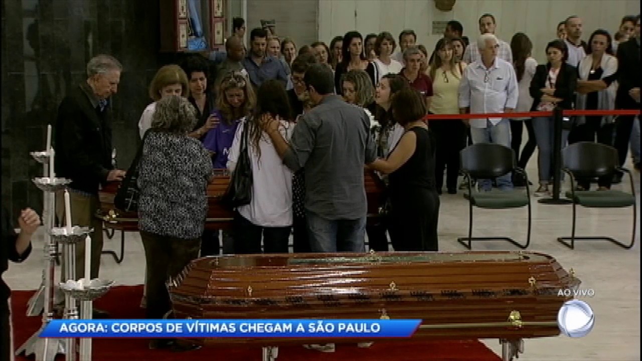 Chapecoense: Marcelo Rezende segura o choro ao lembrar do velório de Ayrton Senna
