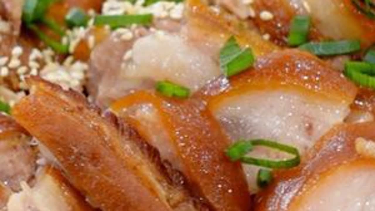 韩国老奶奶亲授的秘制配方！味道真的太绝了！秒杀外面所有餐厅！ 这是一位韩国老奶奶分享给我的韩式卤蹄膀的传统配方味道真的秒杀外面所有餐厅而且性价比超高只要十几刀就能让全家实现韩式卤...