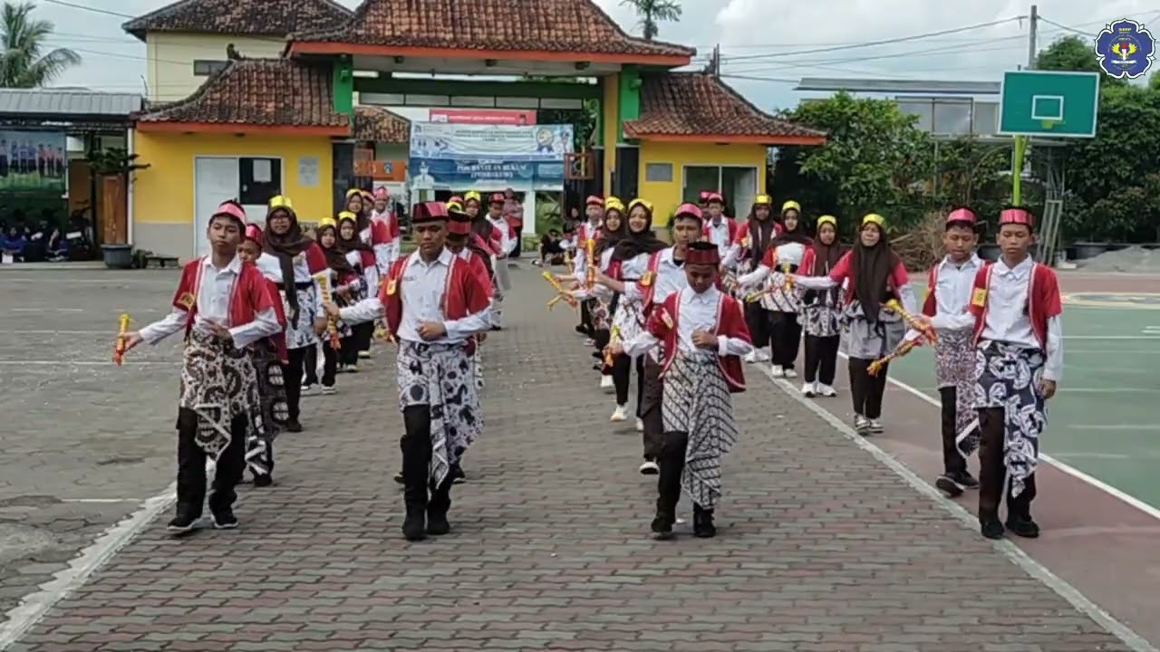 Pentas Seni Tari Badui kelas 7C SMP Negeri 1 Minggir