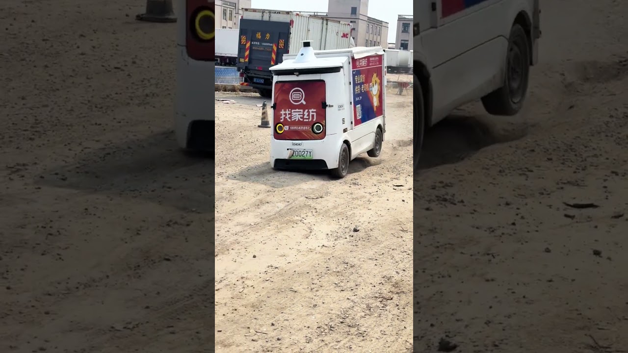 UNBELIEVABLE Balance! Autonomous Delivery Bot Survives DEEP Hole 🤖