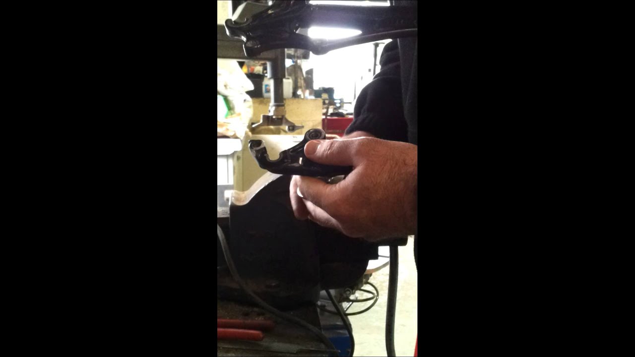 Specialized twin pivot ( horst ) bearing removal