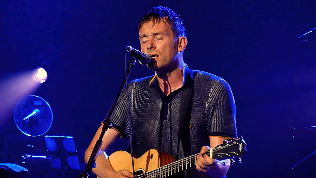 Blur - No Distance Left To Run [Live at Civic Hall, Wolverhampton - 06-08-2012]