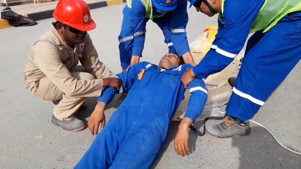 How to Rescue Victim by Vertical Rescue Stretcher in hindi | How to use Vertical Rescue Stretcher
