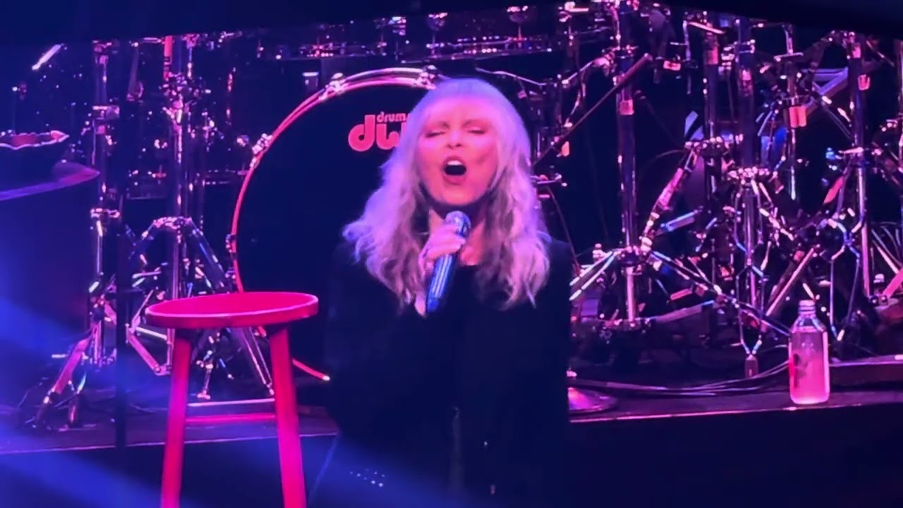 Pat Benatar Live in Niagara Falls!  Love is a Battlefield #wendyrelf #patbenatar
