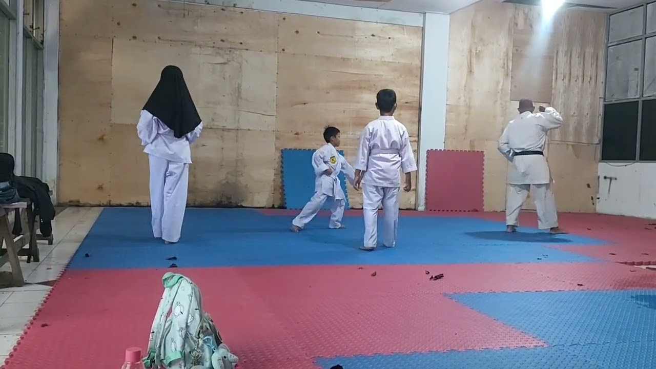 Latihan karate di pasar murakata hari rabu sore