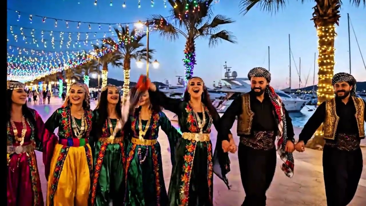 Düğünde Kadınların Renkli ve Coşkulu Anları #halay #kurdish #kurtce #dugunumuzvar #gelin  #halaybasi