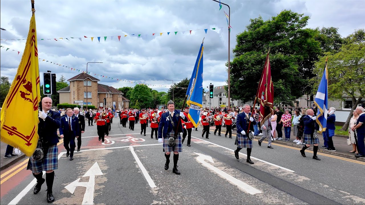 Linlithgow Marches 2024 return parade from Linlithgow Bridge with marching bands and carriages