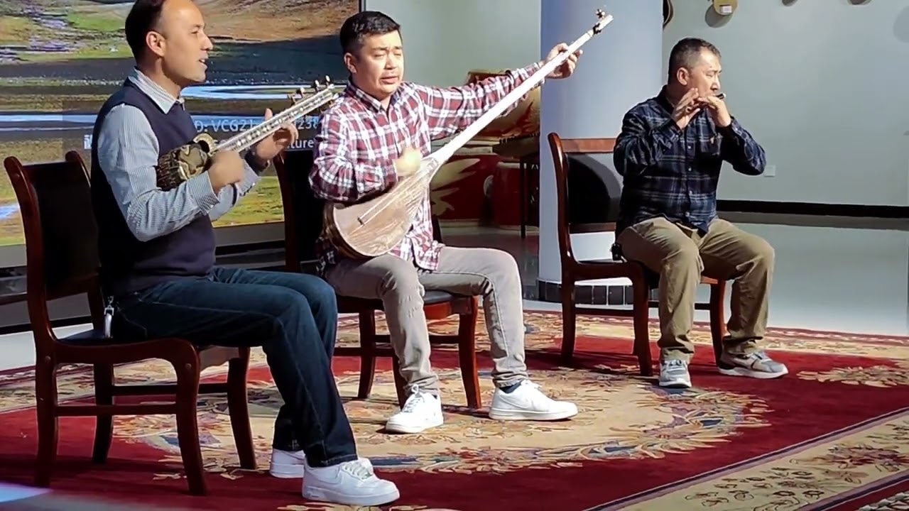 Chebbiyat Muqami Muqeddime and Jula ft. Mominjan(Rawap), Abduwali Sattar(Dutar)