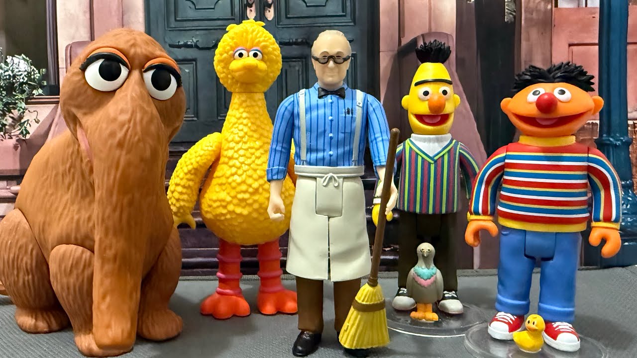 Sesame Street Big Bird, Snuffleupagus and Mr Hooper Action Figures Super 7 Reaction Jim Henson PBS