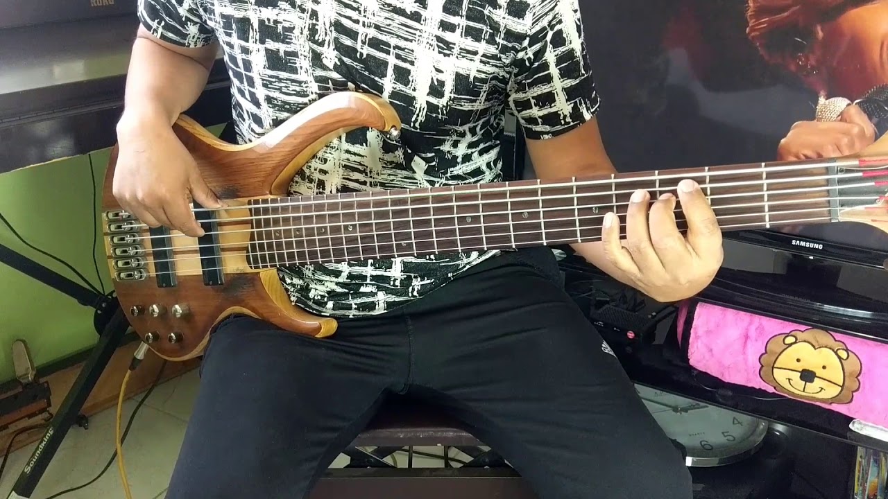 Loco  Romeo Santos & Enrique Iglesias cover bass Eli Ramiro