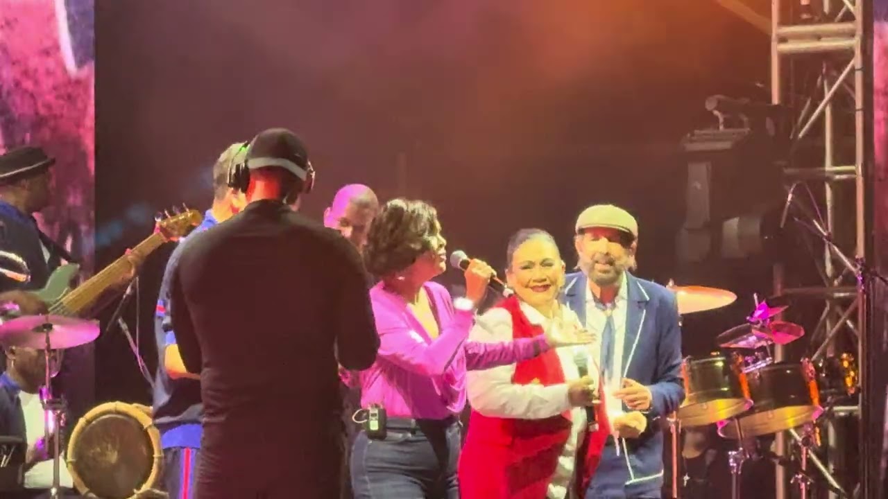 “Mientras más lo pienso, tú”. Juan Luis Guerra y 4:40. Estadio Cibao Santiago. 21 de febrero, 2026