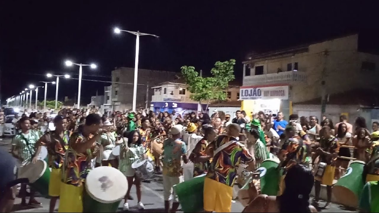 Desfile da batucada do Papagaio 🦜no carnaval de Barra Bahia