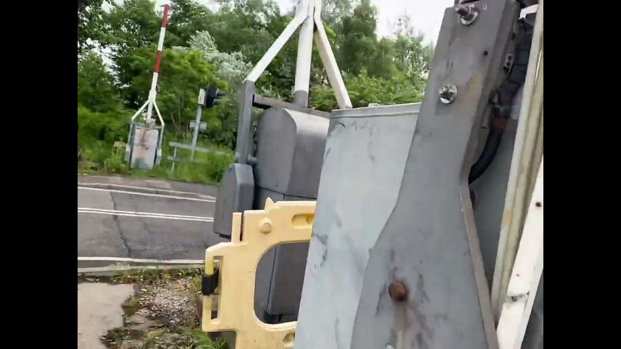 Intro to Maritime Way level Crossing, Lancashire (New smiths barriers)