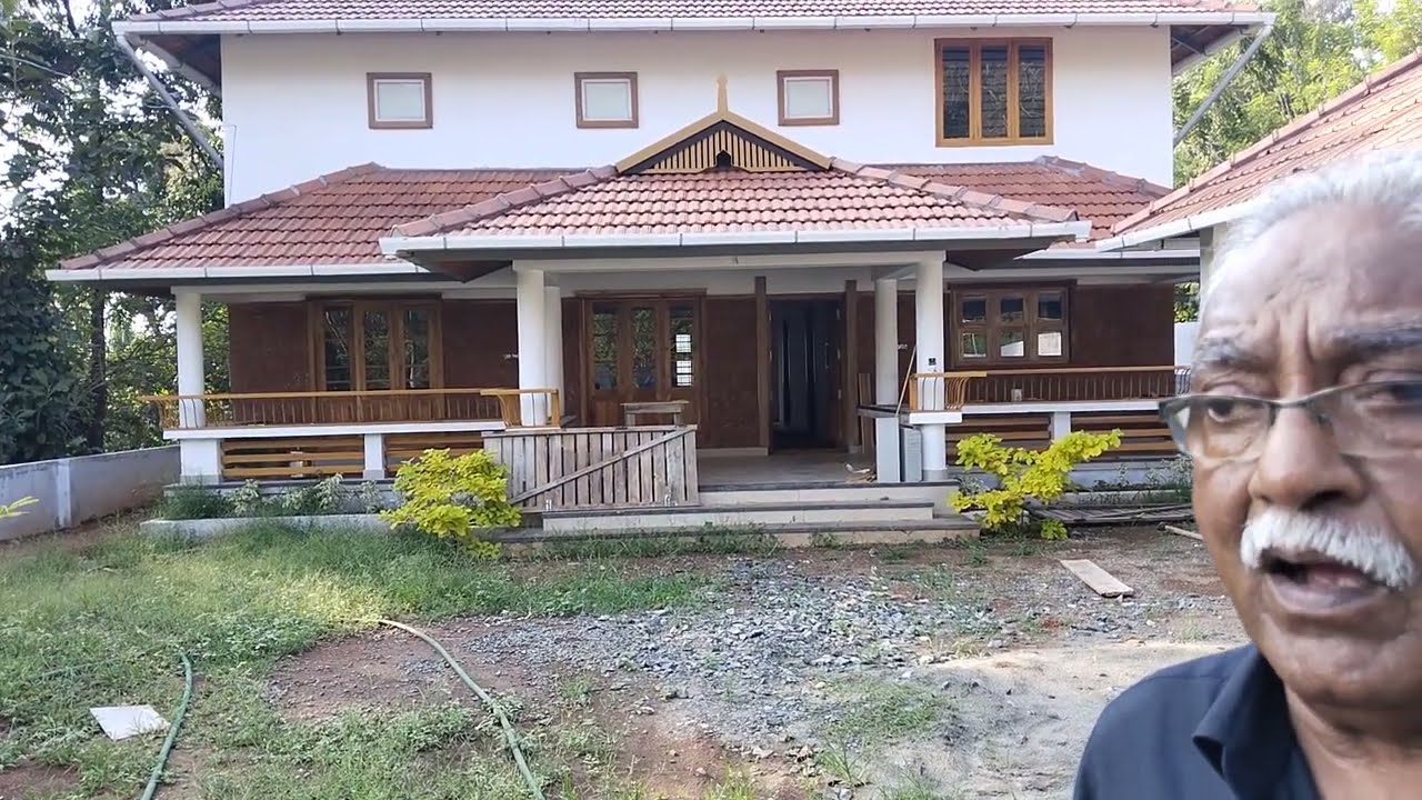 SHORANUR, HOUSE FOR SALE....CONTACT - 9074434350