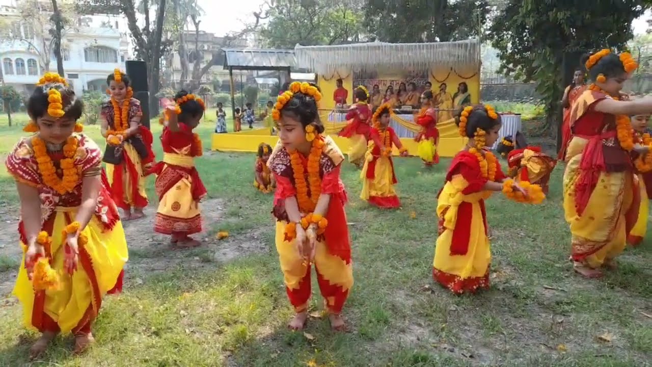 বসন্ত উৎসব||ওরে গৃহ বাসি||দলগত নৃত্য||ore griho basi#hindufestival #funny #basanta utsab#dance 