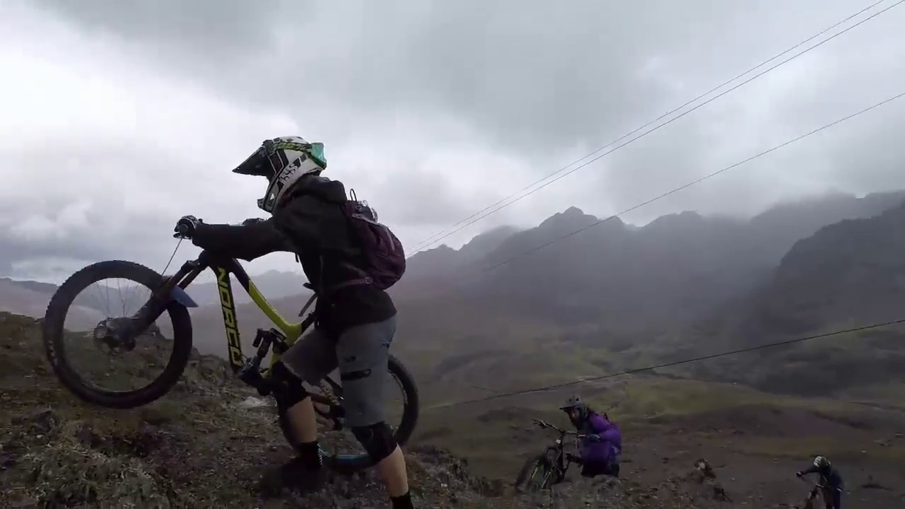 Female mtb riders, Las Waykis All Female MTB Camp in Cusco PERU