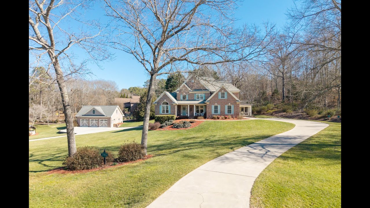 Amy Khawly|8015 Hurakan Creek Crossing|Cumming, GA|ColdwellBankerHomes.com