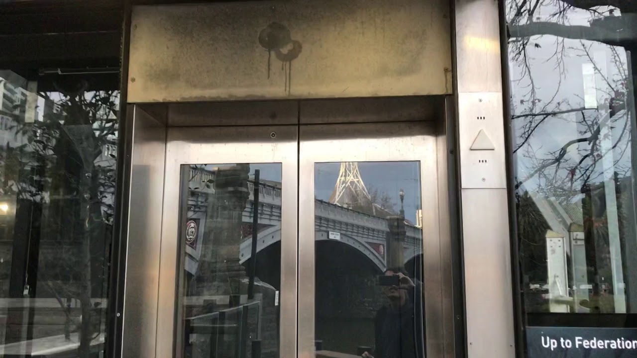 Otis Gen2 Elevator at Federation Square, Melbourne (With Nudge Mode!)