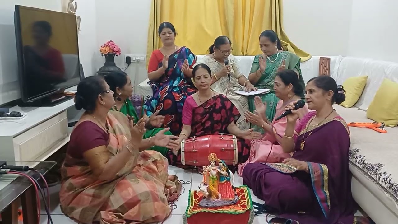 ભજન નીચે લખ્યું છે.મીના પટેલ.સોમવાર  તતેમજશ્રાવણનો તહેવાર આવે છે નવું ભજન છે સાંભળશો.શ્રી સખીભજનમંડળ