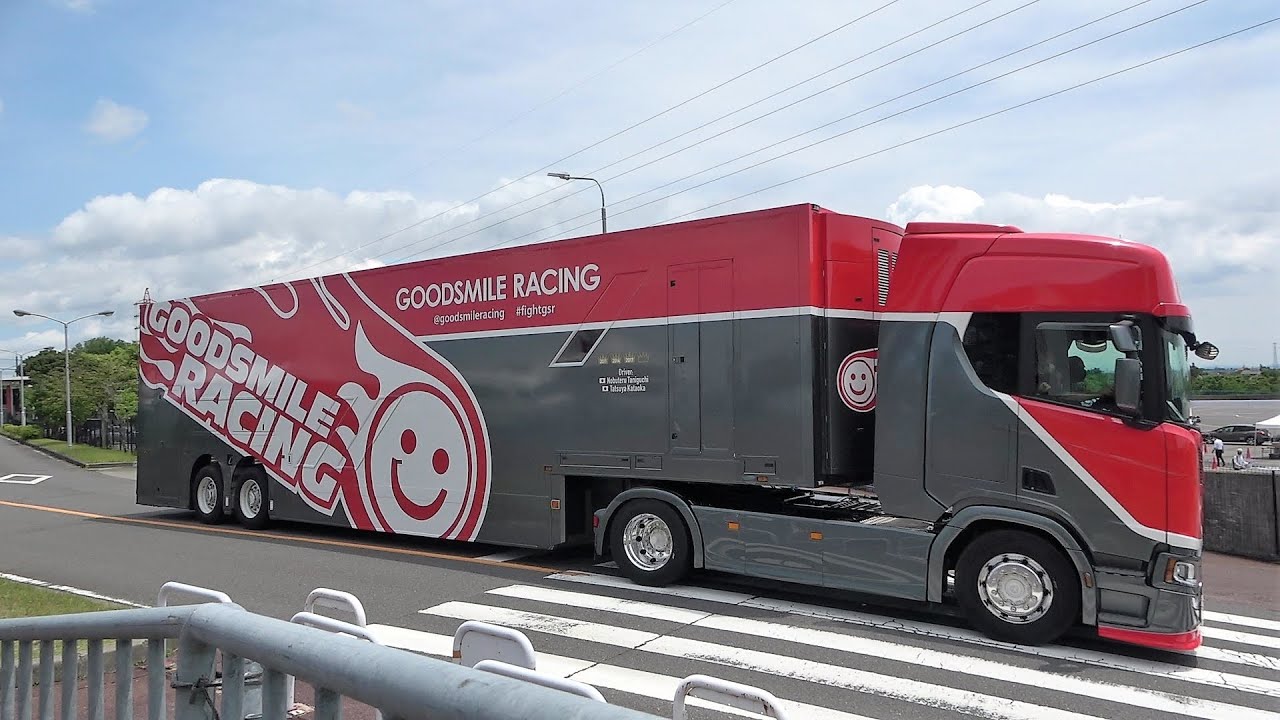 SUPERGT鈴鹿 大型トランポ搬入