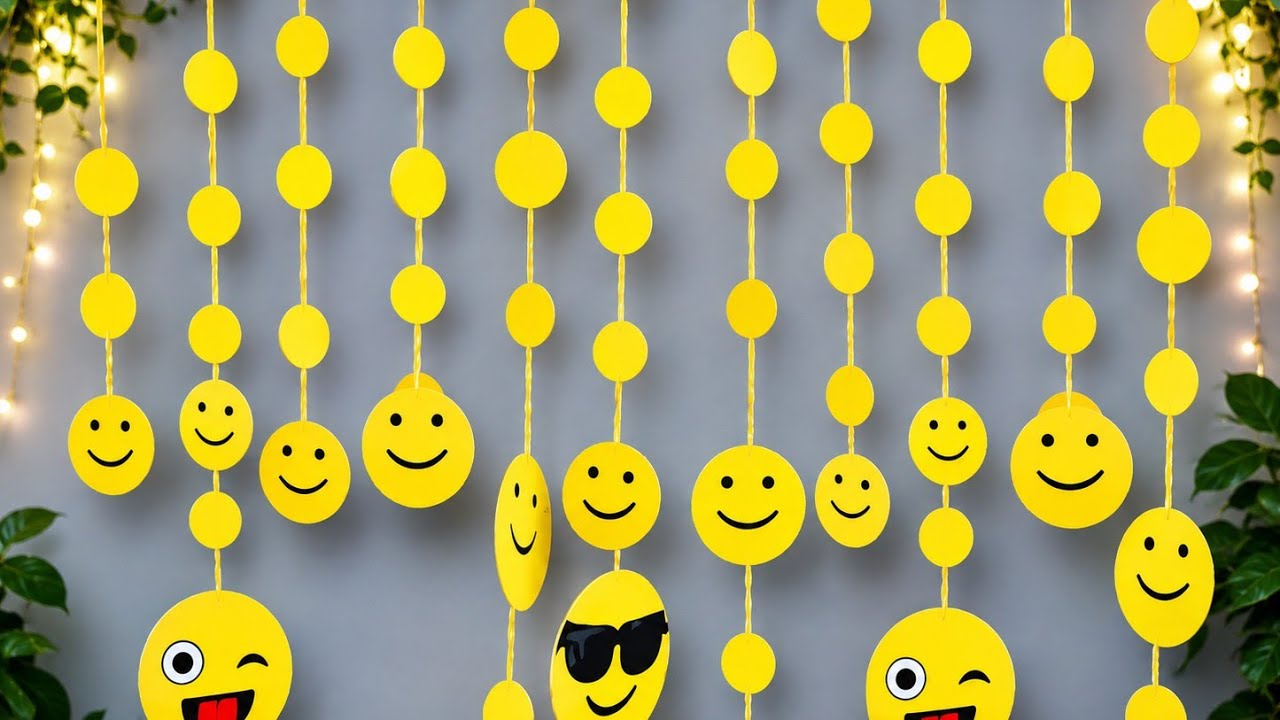 emoji wall hanging /beautiful wall decor idea for diy.😜😍😘😎