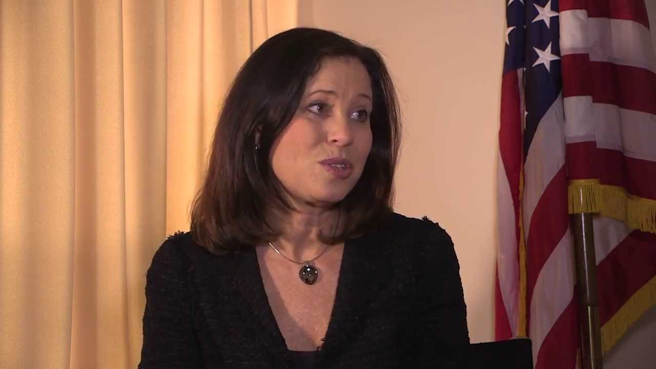 Tips from the Top: Joanne Lipman, Journalist and Co-author of STRINGS ATTACHED