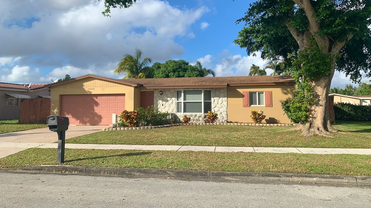 6933 NW 8th St Margate FL 33063