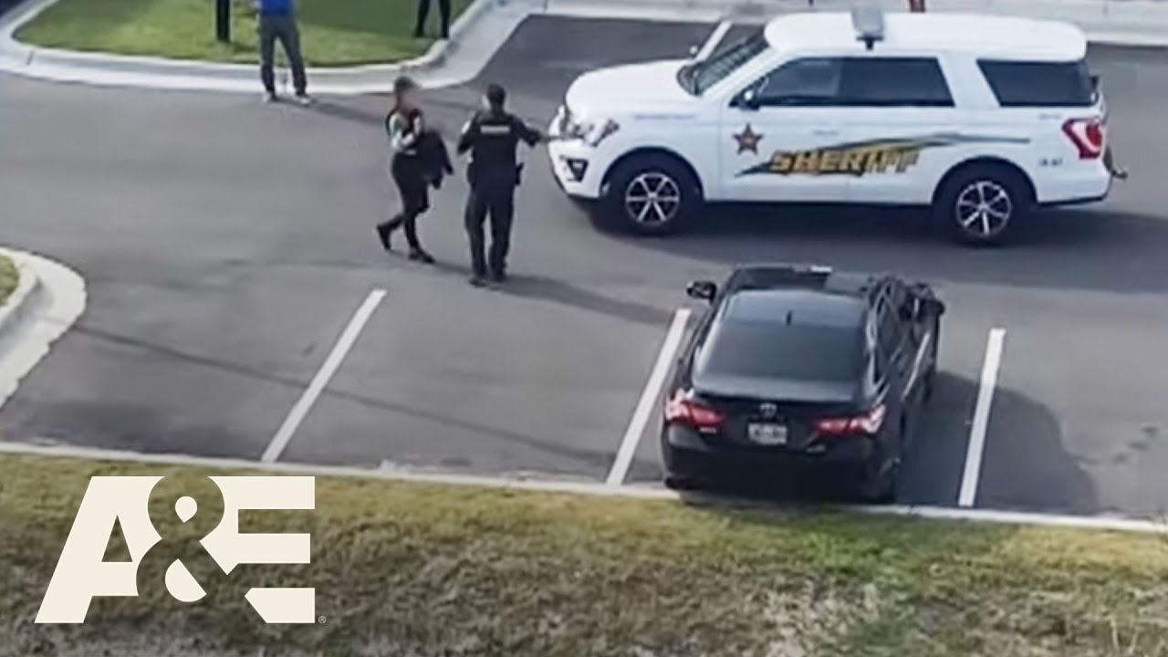 Woman Declares Breakup in Epic Neighborhood Drama | Neighborhood Wars | A&E