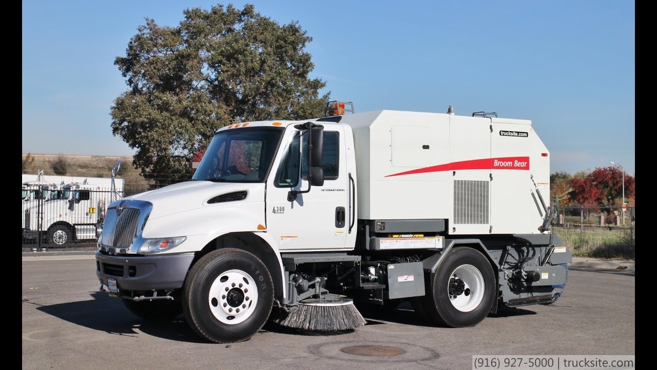 2007 International 4300 Elgin Broom Bear Sweeper for sale