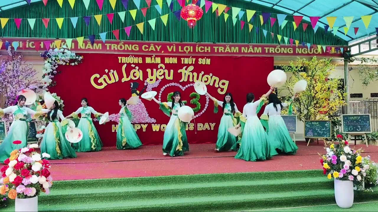 Trường Mầm non Thúy Sơn tổ chức CT kỷ niệm 8/3 với chủ đề
