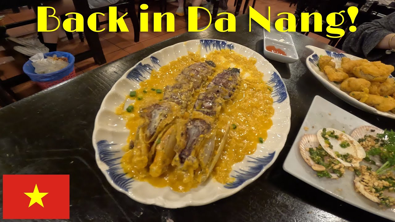 1st Time Eating Mantis Shrimp at MỘC Seafood Restaurant
