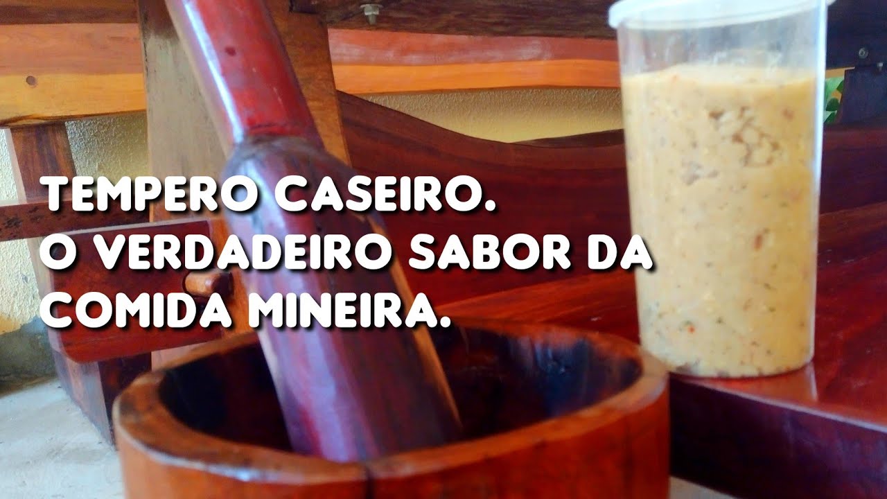 Tempero caseiro muito fácil prático facilita muito nosso didia na cozinha/Muito sabornaspreparações.