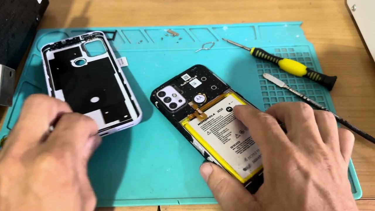 Como trocar a bateria Motorola Moto G30