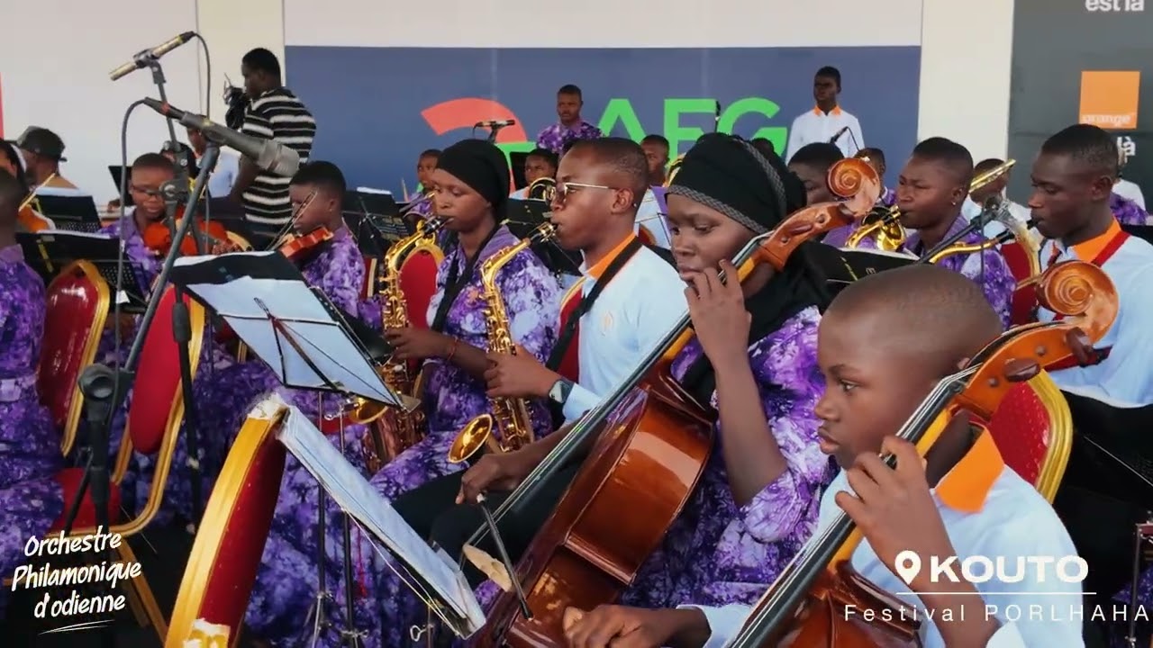 PRESTATION DE L'ORCHESTRE PHILARMONIQUE DES ENFANTS D'ODIENNE AU FESTIVAL PORLAHLA.