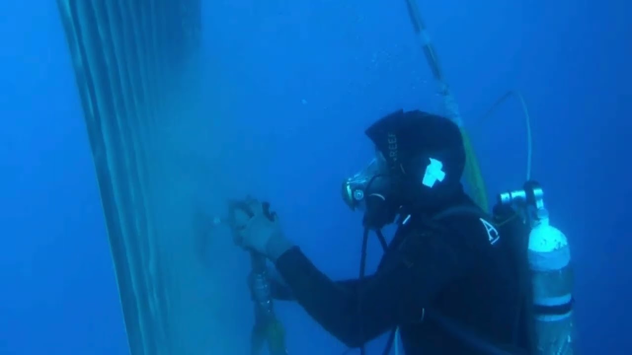 Propeller Polishing in Action | Diving Status | #UnderwaterServices
