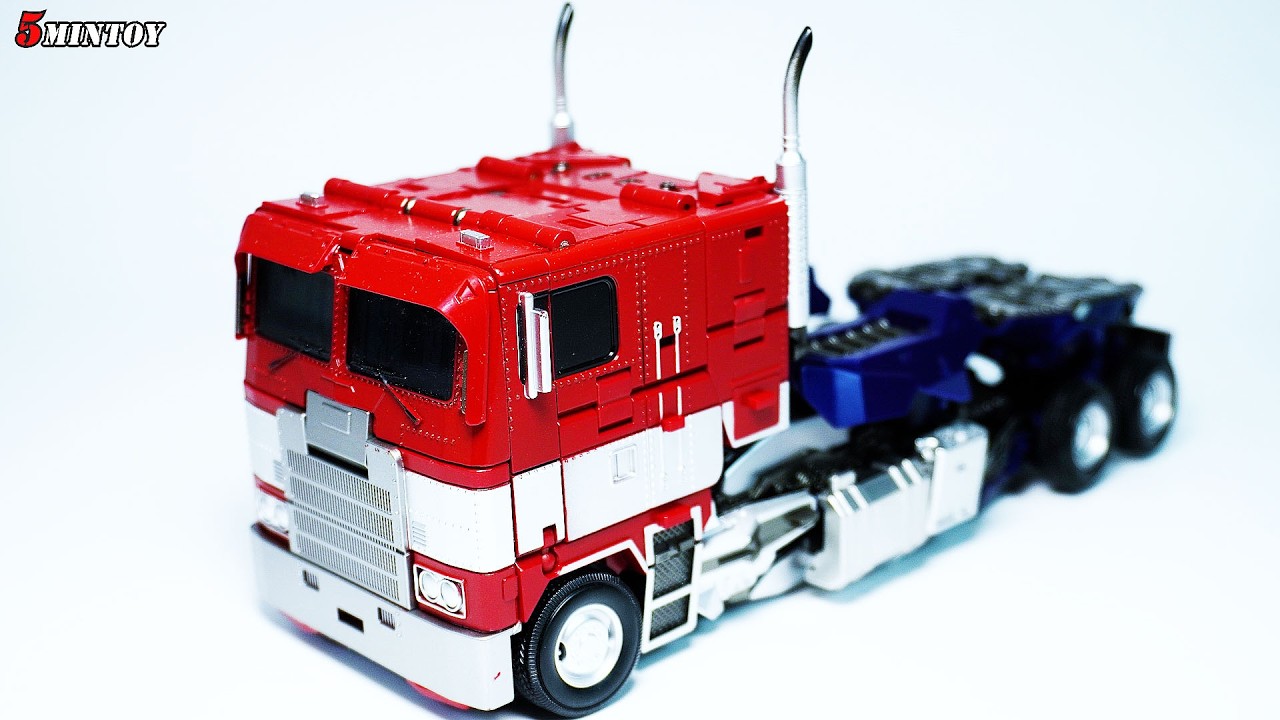 Optimus Prime Cyber Era